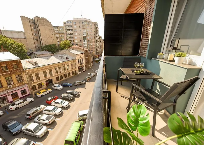 Classy Comfort - Chic Studio On Regina Elisabeta